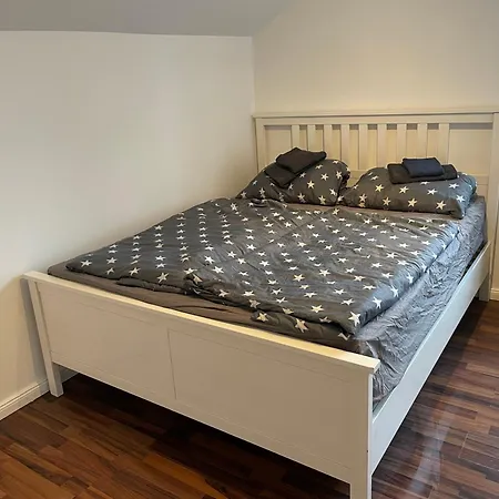 Helle Mit Balkon شقة