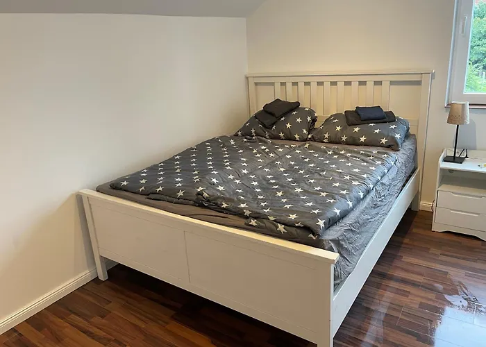 Helle Mit Balkon Apartamento